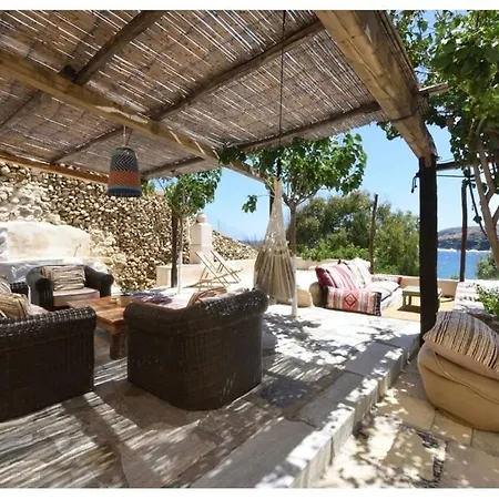 ヴィラ The Mykonian Beachfront Estate Fokos Beach