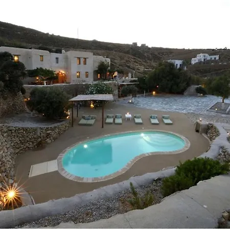 The Mykonian Beachfront Estate ヴィラ