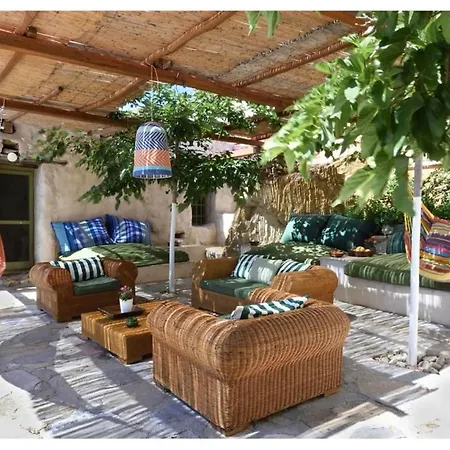 The Mykonian Beachfront Estate ヴィラ